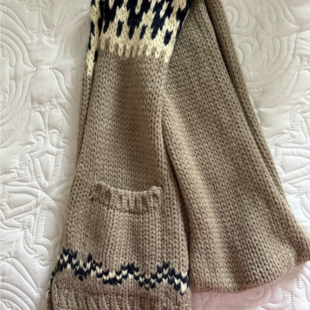 Cozy Knit Scarf with Pocket